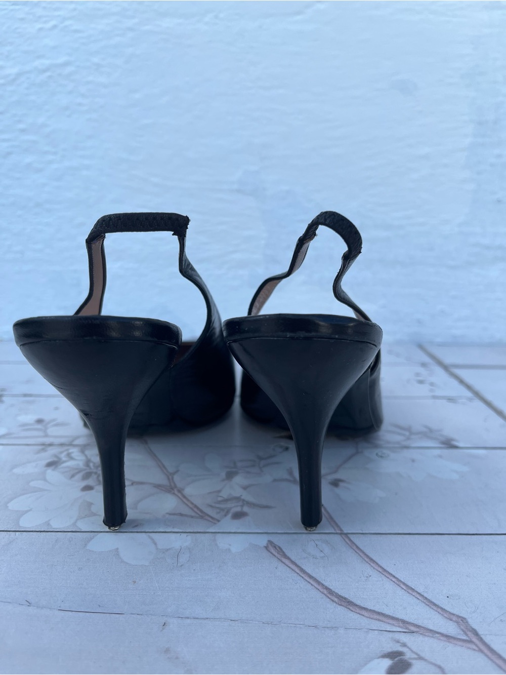 CHANEL Black Pointed Leather Slingback Pumps - Picture 3 of 10